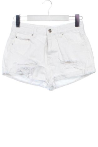 Damen Shorts Pull&Bear, Größe XS, Farbe Weiß, Preis 10,00 €