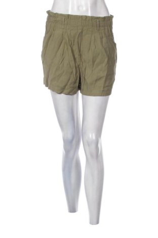 Damen Shorts Pull&Bear, Größe S, Farbe Grün, Preis 10,00 €, #136648595