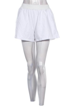Pantaloni scurți de femei Unbranded, Mărime M, Culoare Alb, Preț 50,59 Lei, #136669881