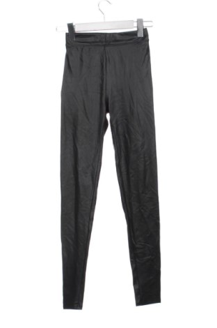 Дамски клин Bershka, Размер XS, Цвят Черен, Цена 10,00 €