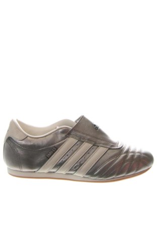 Дамски обувки Adidas, Размер 39, Цвят Многоцветен, Цена 104,00 €, #136610200