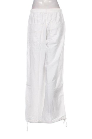 Дамски панталон Bershka, Размер M, Цвят Бял, Цена 24,03 €