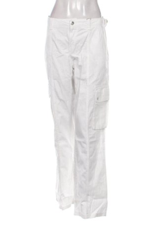Pantaloni de femei Bershka, Mărime L, Culoare Alb, Preț 145,99 Lei