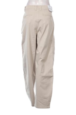 Дамски панталон Bershka, Размер M, Цвят Бежов, Цена 24,03 €