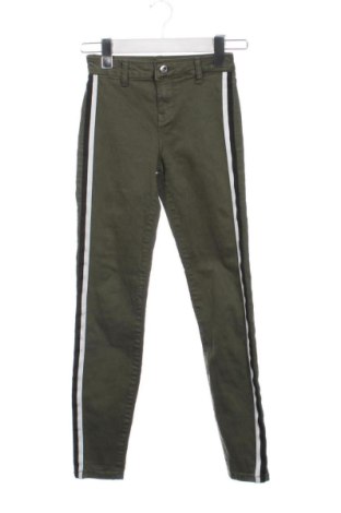 Дамски панталон Bershka, Размер XXS, Цвят Зелен, Цена 15,00 €