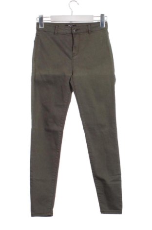 Damskie spodnie Bershka, Rozmiar XS, Kolor Zielony, Cena 79,15 zł, #136639546