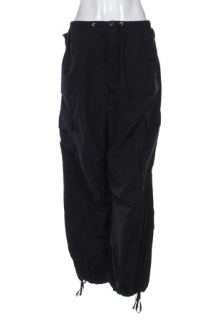 Női nadrág Bershka, Méret M, Szín Fekete, Ár 6 219 Ft, #136640675