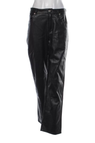 Дамски панталон Bershka, Размер M, Цвят Черен, Цена 13,24 €, #136647420