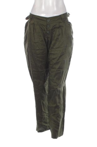 Дамски панталон Guess, Размер XL, Цвят Зелен, Цена 38,85 €, #136600034