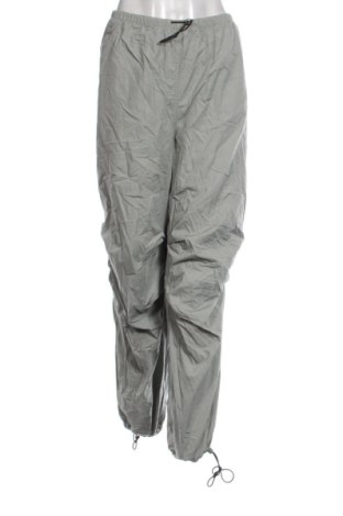 Дамски панталон H&M Divided, Размер L, Цвят Зелен, Цена 12,78 €, #136635312