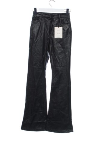 Pantaloni de femei Pull&Bear, Mărime XS, Culoare Negru, Preț 68,99 Lei, #136604488