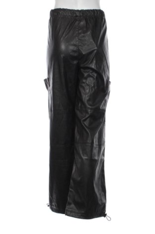 Pantaloni de femei Pull&Bear, Mărime XL, Culoare Negru, Preț 145,99 Lei