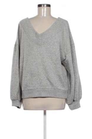 Дамски пуловер Bershka, Размер S, Цвят Сив, Цена 14,31 €, #136613979