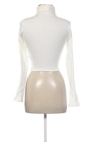 Дамско полo Bershka, Размер S, Цвят Екрю, Цена 16,36 €