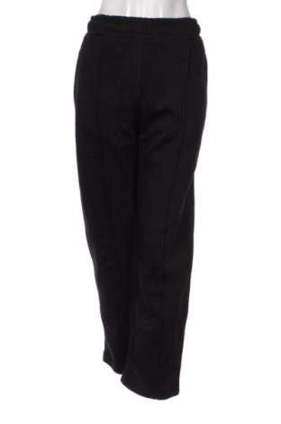 Дамско спортно долнище Bershka, Размер M, Цвят Черен, Цена 14,82 €, #136622961