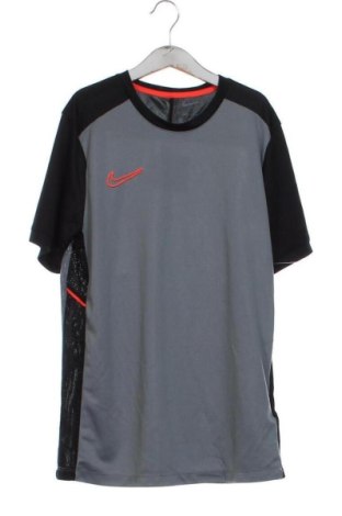 Dětské tričko  Nike, Velikost 14-15y/ 168-170 cm, Barva Vícebarevné, Cena  379,00 Kč, #136604247
