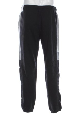 Мъжко спортно долнище Nike, Размер M, Цвят Черен, Цена 56,24 €