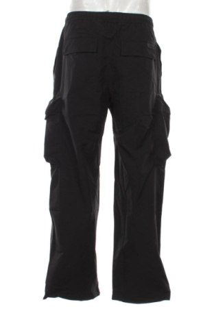 Pantaloni trening de bărbați Pull&Bear, Mărime M, Culoare Negru, Preț 116,99 Lei