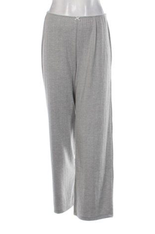 Piżama
 Abercrombie & Fitch, Rozmiar S, Kolor Szary, Cena 207,99 zł