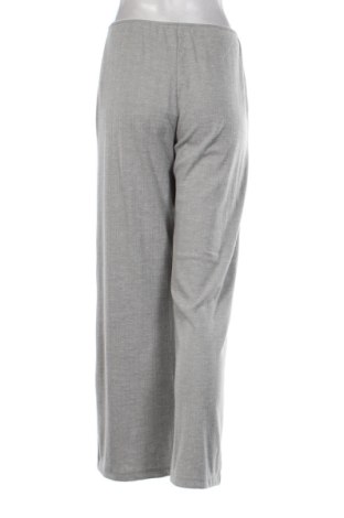 Piżama
 Abercrombie & Fitch, Rozmiar S, Kolor Szary, Cena 207,99 zł