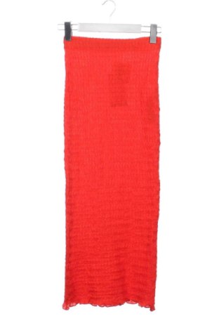 Пола Bershka, Размер XS, Цвят Червен, Цена 9,20 €, #136585333