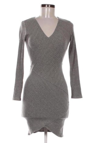 Rochie Bershka, Mărime S, Culoare Gri, Preț 104,26 Lei, #136627140
