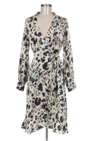Kleid Boohoo, Größe M, Farbe Mehrfarbig, Preis 38,99 €