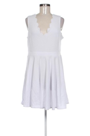 Рокля Boohoo, Размер L, Цвят Бял, Цена 20,45 €