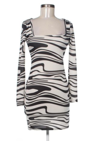 Kleid Boohoo, Größe M, Farbe Mehrfarbig, Preis 19,95 €