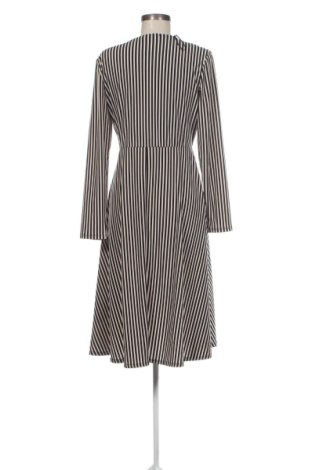 Kleid C&A, Größe M, Farbe Mehrfarbig, Preis 25,99 €
