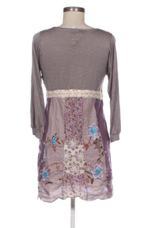 Kleid Container, Größe M, Farbe Mehrfarbig, Preis € 20,00