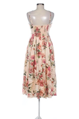 Рокля Guess, Размер M, Цвят Многоцветен, Цена 127,00 €