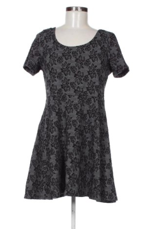 Рокля H&M Divided, Размер L, Цвят Многоцветен, Цена 20,45 €