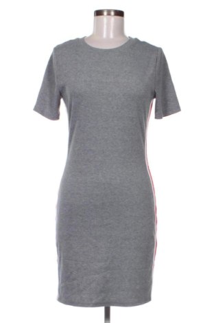 Рокля H&M Divided, Размер XL, Цвят Многоцветен, Цена 20,45 €