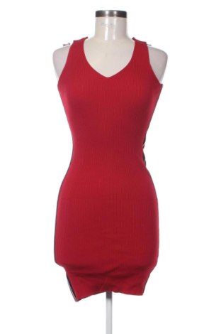 Sukienka J&H Fashion, Rozmiar S, Kolor Czerwony, Cena 104,99 zł