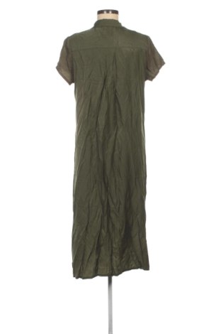 Kleid Manguun, Größe M, Farbe Grün, Preis € 25,00