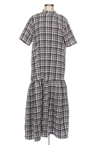 Рокля Monki, Размер M, Цвят Многоцветен, Цена 14,00 €