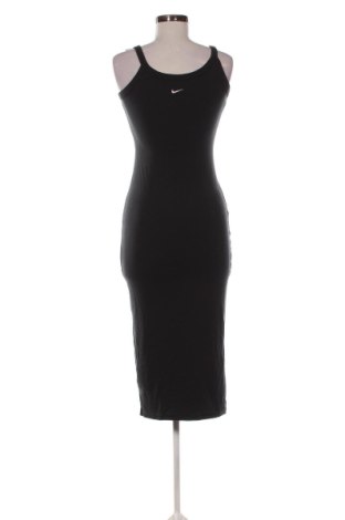 Kleid Nike, Größe S, Farbe Schwarz, Preis 127,99 €