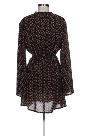Sukienka Pretty Little Thing, Rozmiar M, Kolor Kolorowy, Cena 104,99 zł
