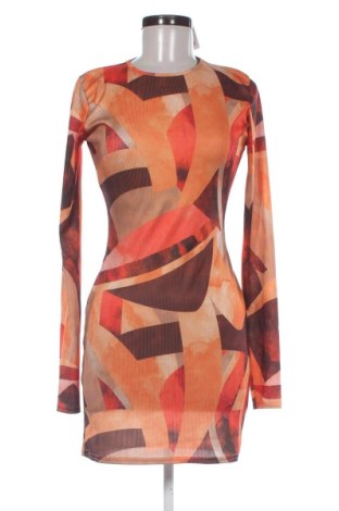 Kleid Pretty Little Thing, Größe M, Farbe Mehrfarbig, Preis 31,72 €, #136681729