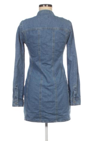 Sukienka Pull&Bear, Rozmiar M, Kolor Niebieski, Cena 129,99 zł
