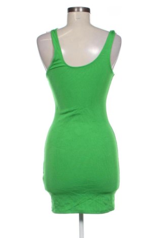 Sukienka Pull&Bear, Rozmiar M, Kolor Zielony, Cena 104,99 zł