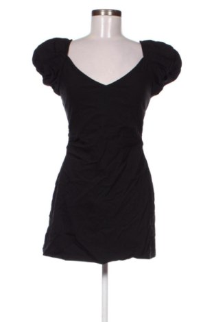 Рокля Stradivarius, Размер L, Цвят Черен, Цена 20,00 €