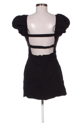 Рокля Stradivarius, Размер L, Цвят Черен, Цена 20,00 €