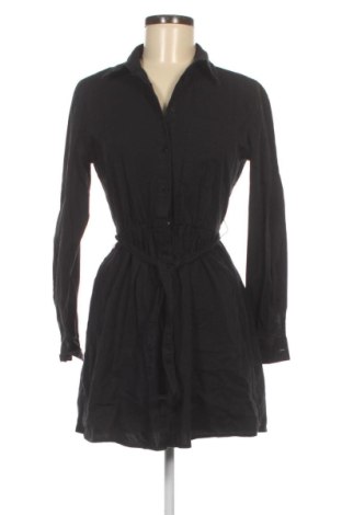 Рокля Stradivarius, Размер S, Цвят Черен, Цена 25,00 €