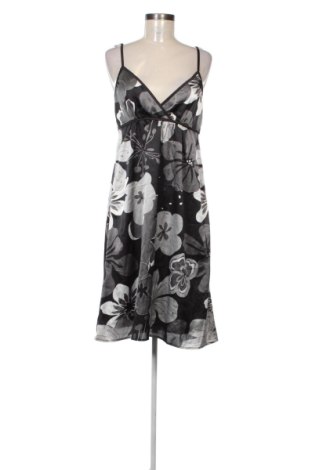 Kleid VILA, Größe M, Farbe Mehrfarbig, Preis 17,99 €