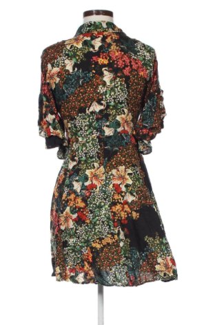 Kleid Zara, Größe M, Farbe Mehrfarbig, Preis 17,00 €