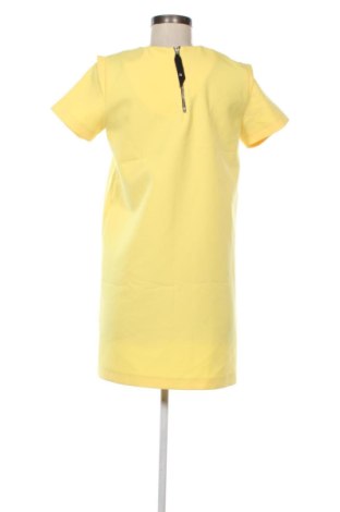 Sukienka Zara, Rozmiar M, Kolor Żółty, Cena 72,99 zł