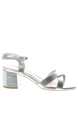 Σανδάλια Unbranded, Μέγεθος 37, Χρώμα Ασημί, Τιμή 26,00 €, #136598036
