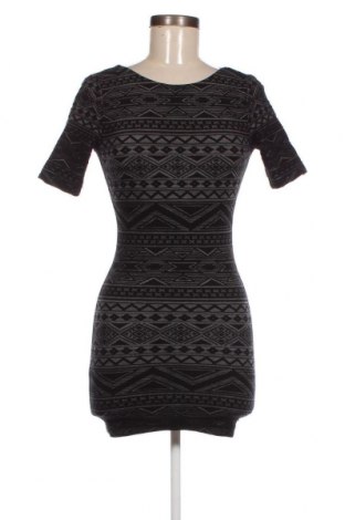 Šaty  H&M Divided, Velikost S, Barva Černá, Cena  59,00 Kč